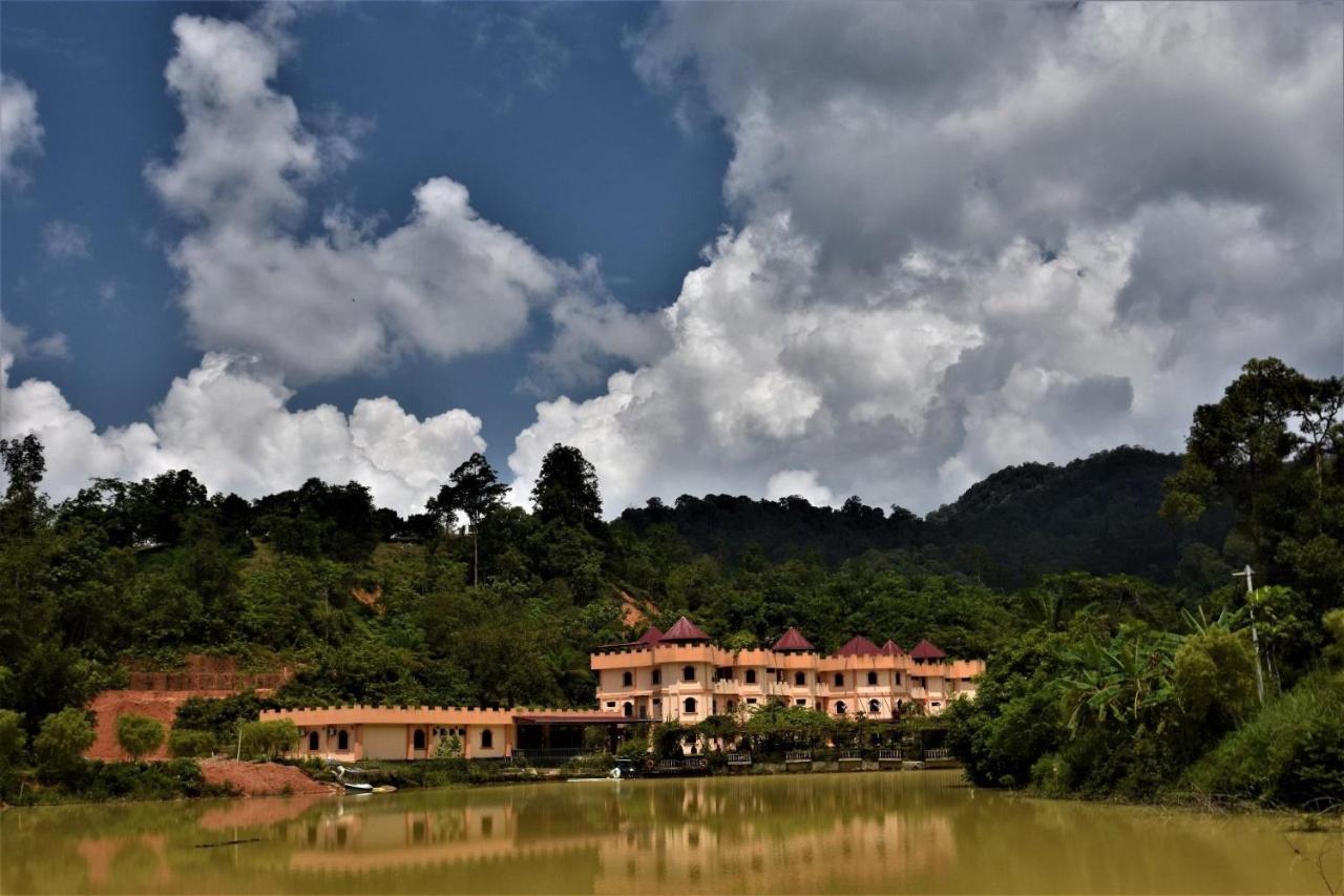 Castle Homestay Sungai Lembing
